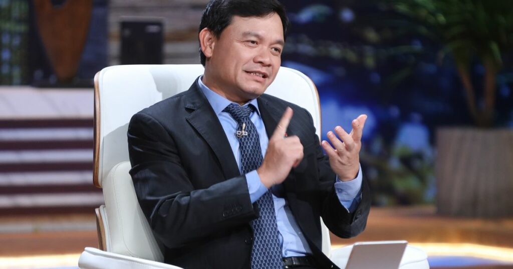 Shark Nguyễn Xuân Phú bàn về kinh doanh chỉ ra 1 điểm "tai hại" mà nhiều doanh nghiệp mắc phải: Không sớm sửa đổi chỉ đi tụt lùi, bị đối thủ vượt mặt