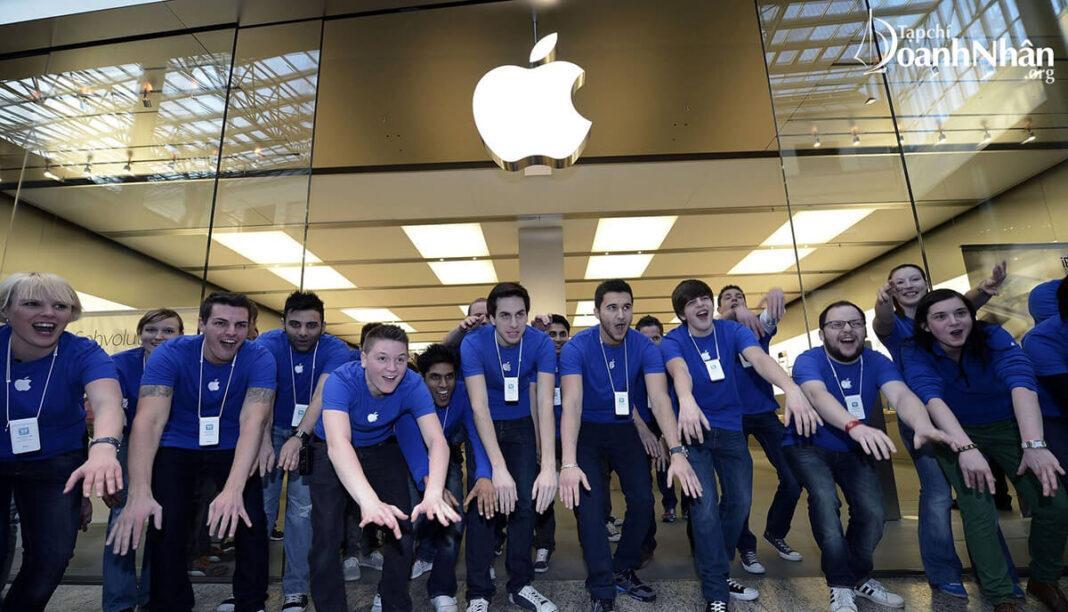 4 bí mật ít người biết về những nhân viên bán hàng của Apple Store