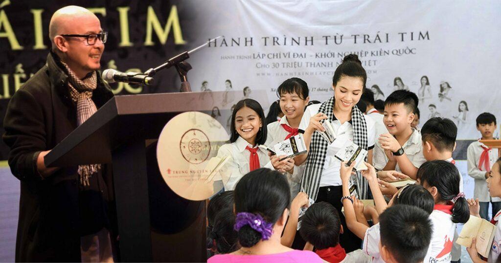 Chỉ đi giày vải 75k nhưng ông Đặng Lê Nguyên Vũ lại chịu chi tới 5 tỷ USD để tặng sách cho giới trẻ Việt: Đầu tư vào sách mới là đầu tư khôn ngoan!