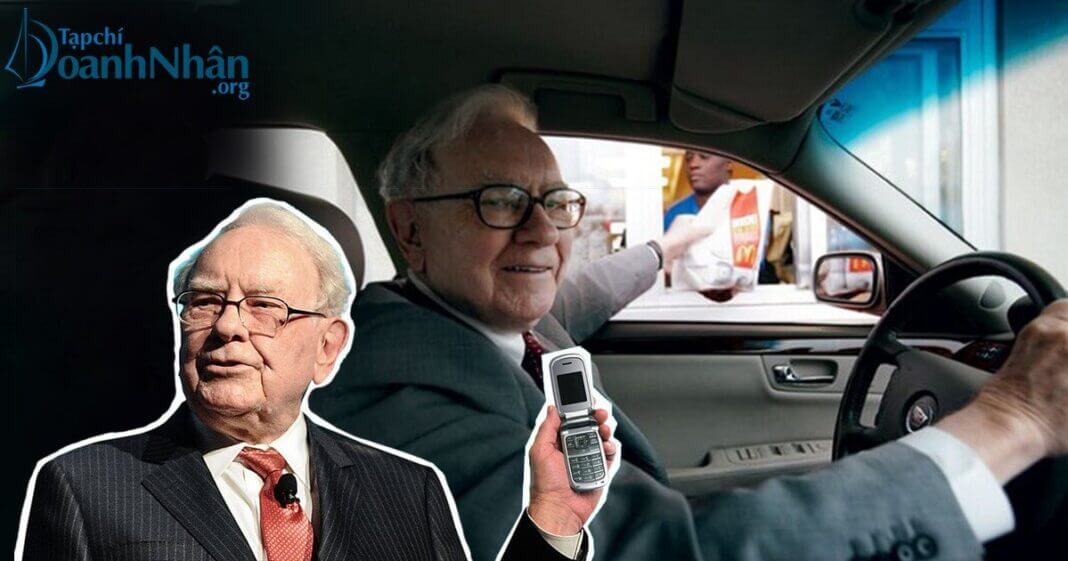 Giản dị như Warren Buffett: Có trăm tỷ USD nhưng nhà mua từ 1958, ôtô cũ 7 năm, điện thoại nắp gập và sách