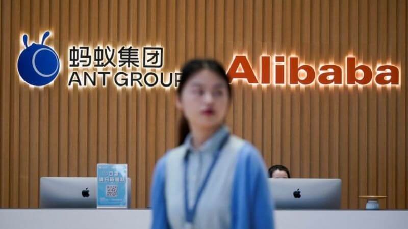 Ông chủ Alibaba Jack Ma tái xuất ở Hong Kong sau thời gian dài "lẩn trốn"