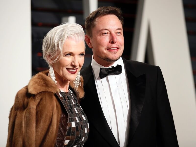 Mẹ siêu mẫu 73 tuổi của Elon Musk: Nghèo khó một mình nuôi 3 con thành tỷ phú