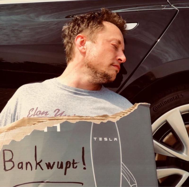 Elon Musk, încercare disperată de a liniști investitorii și clienții Tesla:  Dorm pe podea în fabrică. Nu am timp nici să fac un duș | Digi24