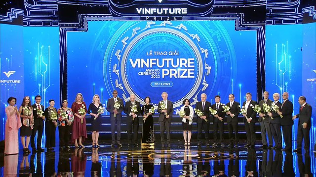 Nhà sáng lập VinFuture tại lễ trao giải mùa 2 - Ảnh 2.