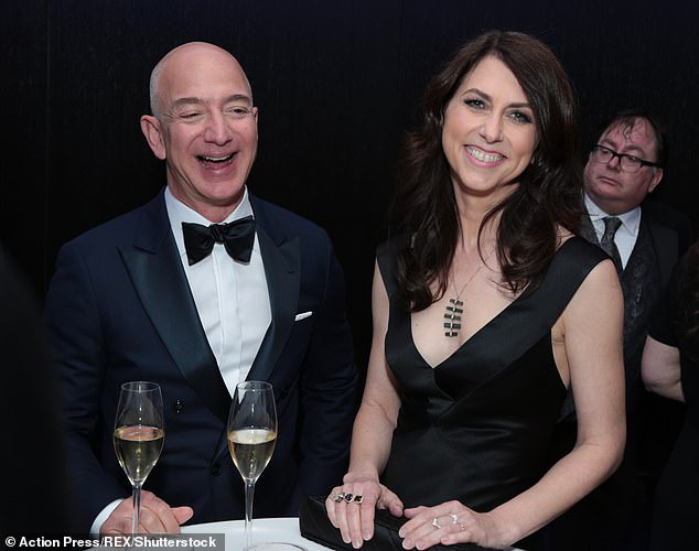 Tỉ phú Jeff Bezos mừng vợ cũ tái hôn - Báo Người lao động